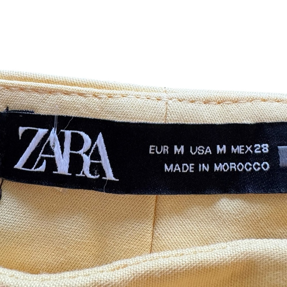 Zara yellow pants button accent medium wrinkled - Picture 10 of 10